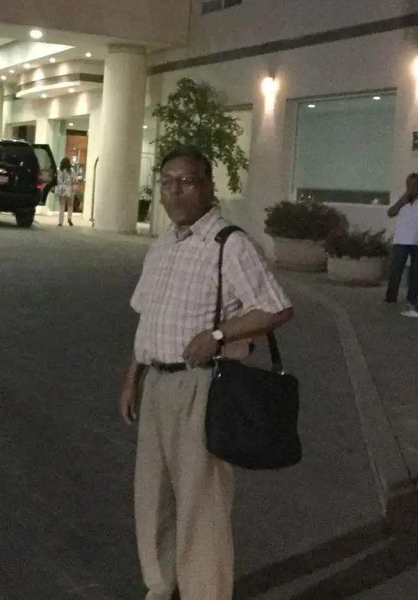 Mi papá afuera de la concentración del torneo de León, Guanajuato – Bedolla Chess Legacy